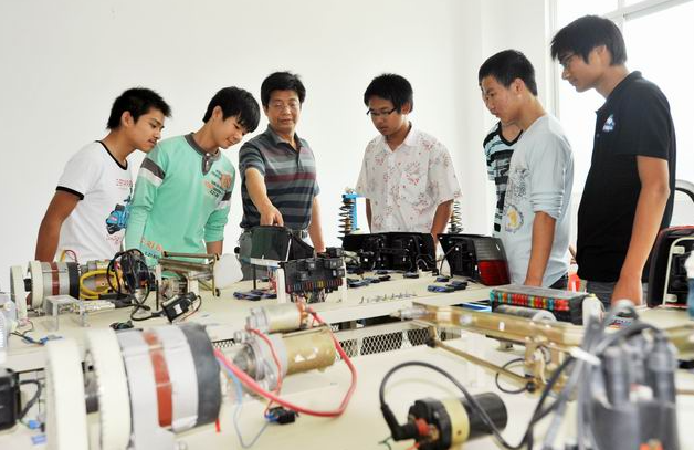 樹立高質量職業教育體系 加強職業教育順應性